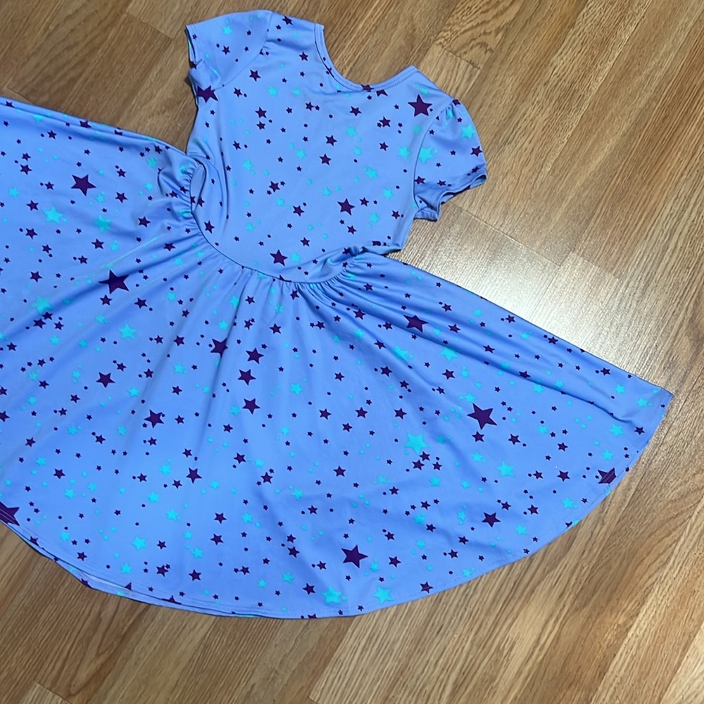 Star dresses - Picture 13 of 13